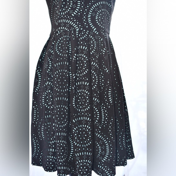 Calvin Klein size 4 Black Over Green Dress. - Picture 7 of 13